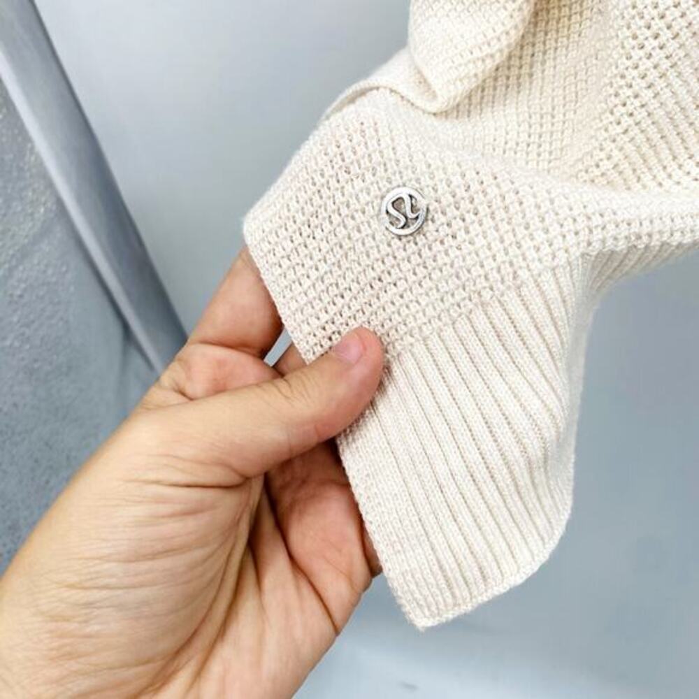Lululemon Forward Flow Poncho White Opal - Picture 3 of 8